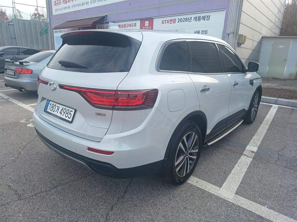 SAMSUNG QM6 - Vista 5