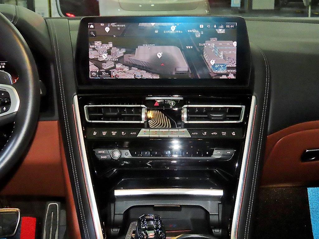 BMW 8 Series - Vista 11