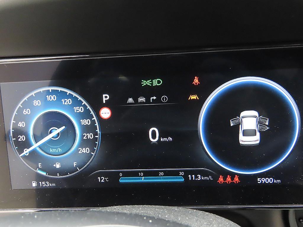 HYUNDAI Avante - Vista 11