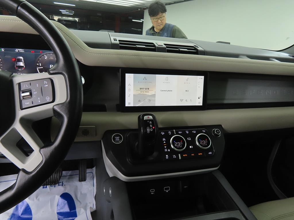 Land Rover Defender - Vista 10