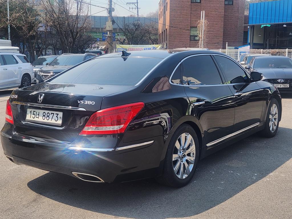 HYUNDAI Equus - Vista 4