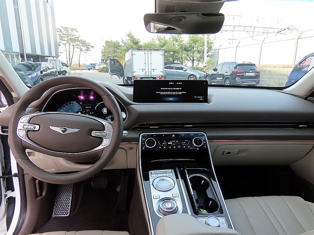 Genesis GV80 - Vista 7