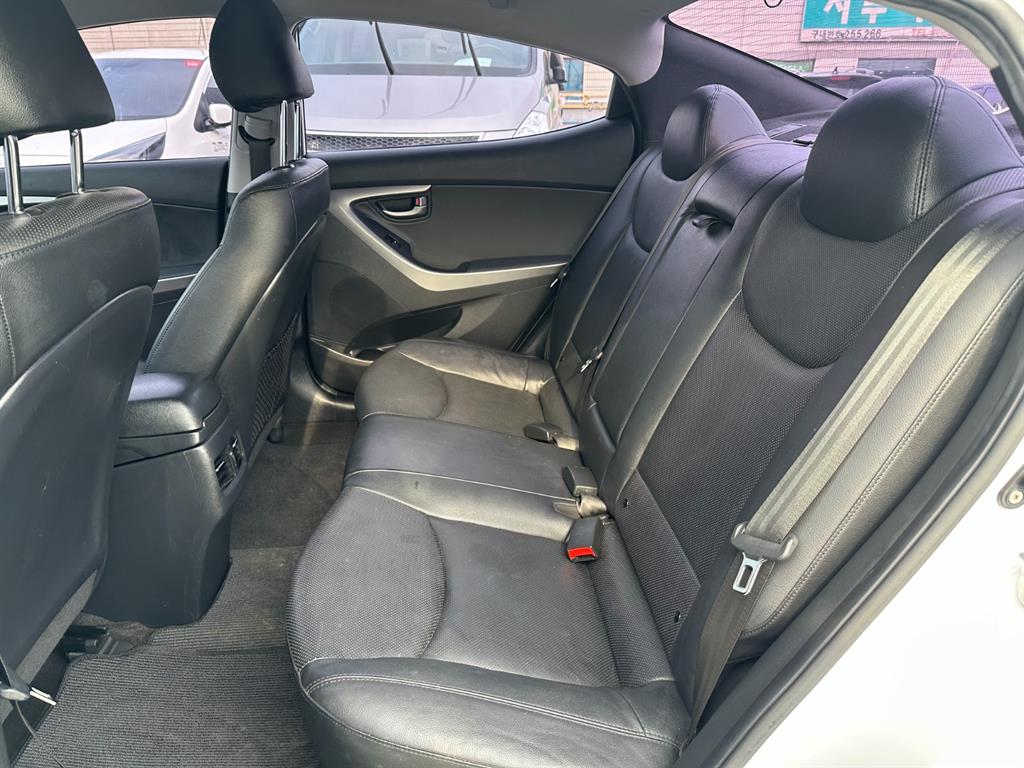 HYUNDAI Avante 2015 Blanco - Importación desde Corea - HF Imports Iquique - Foto 15