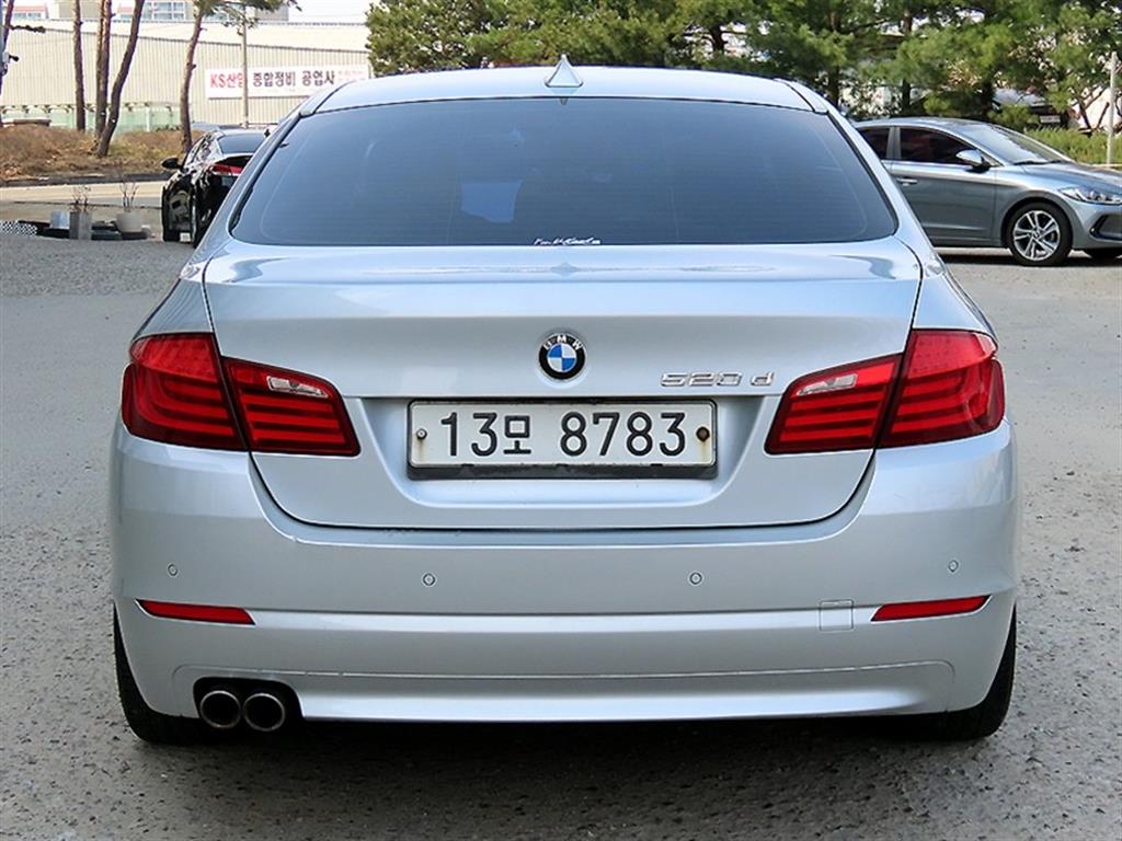 BMW 5 Series - Vista 4