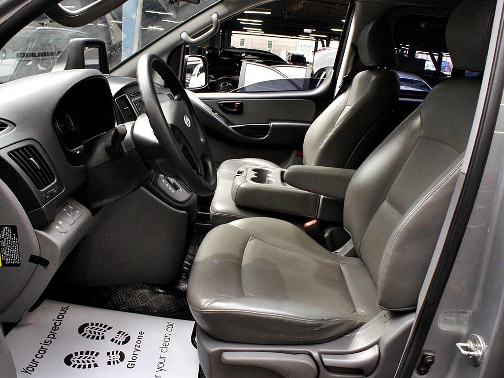 HYUNDAI Starex - Vista 9