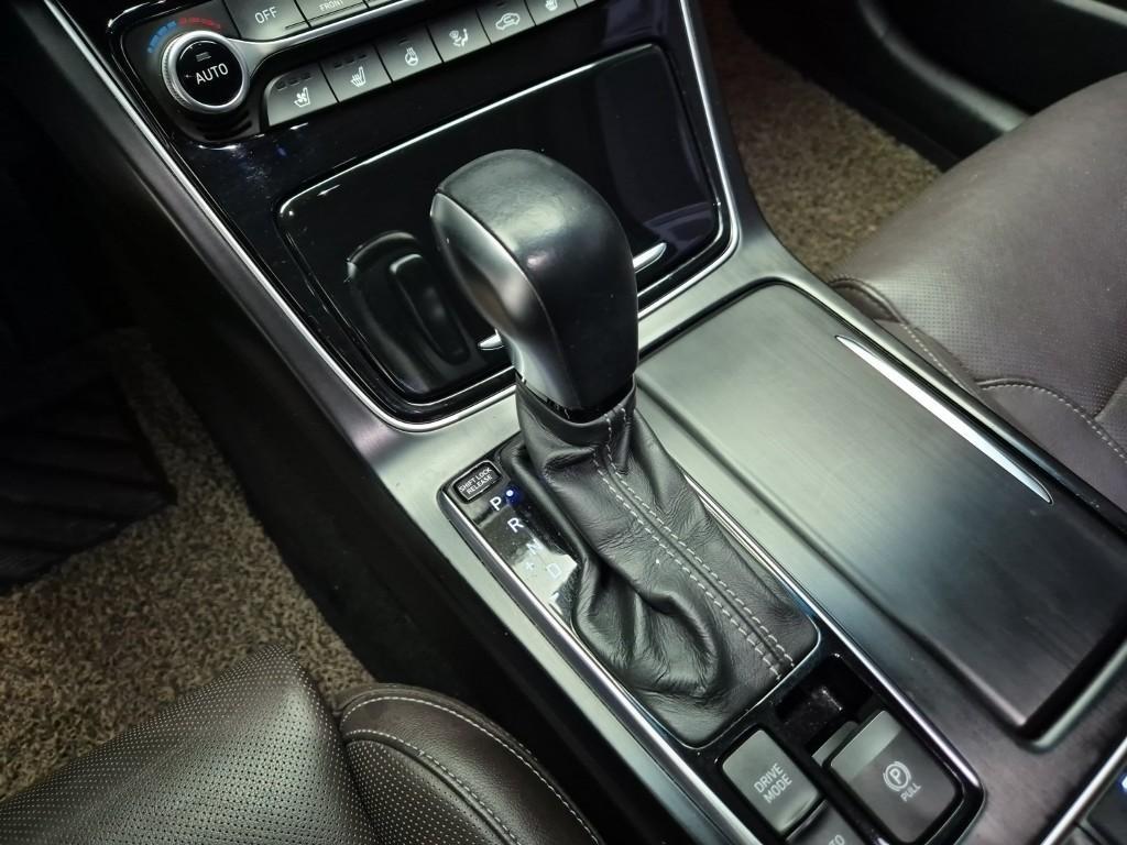 HYUNDAI Grandeur - Vista 8