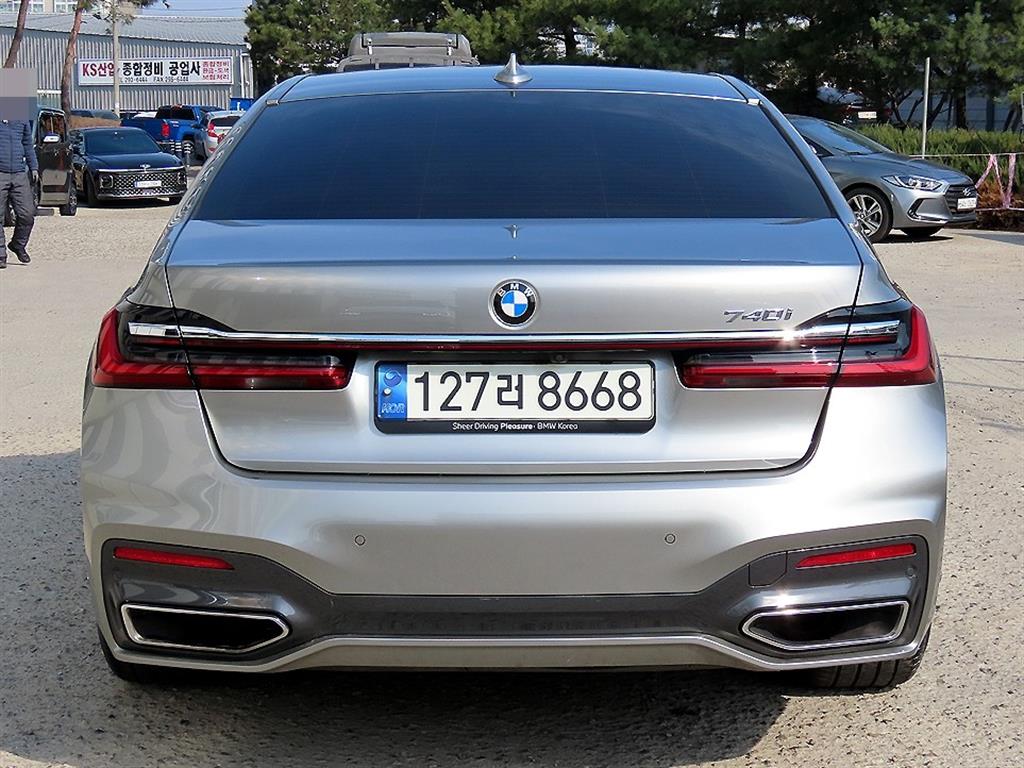 BMW 7 Series - Vista 4