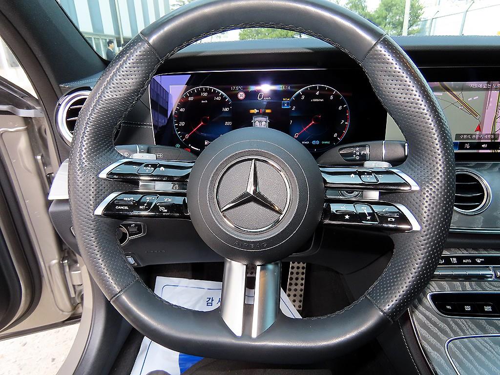 Mercedes Benz E class - Vista 8