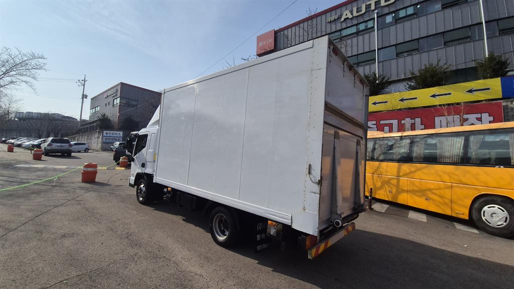 medium and large cargo truck - Vista 10