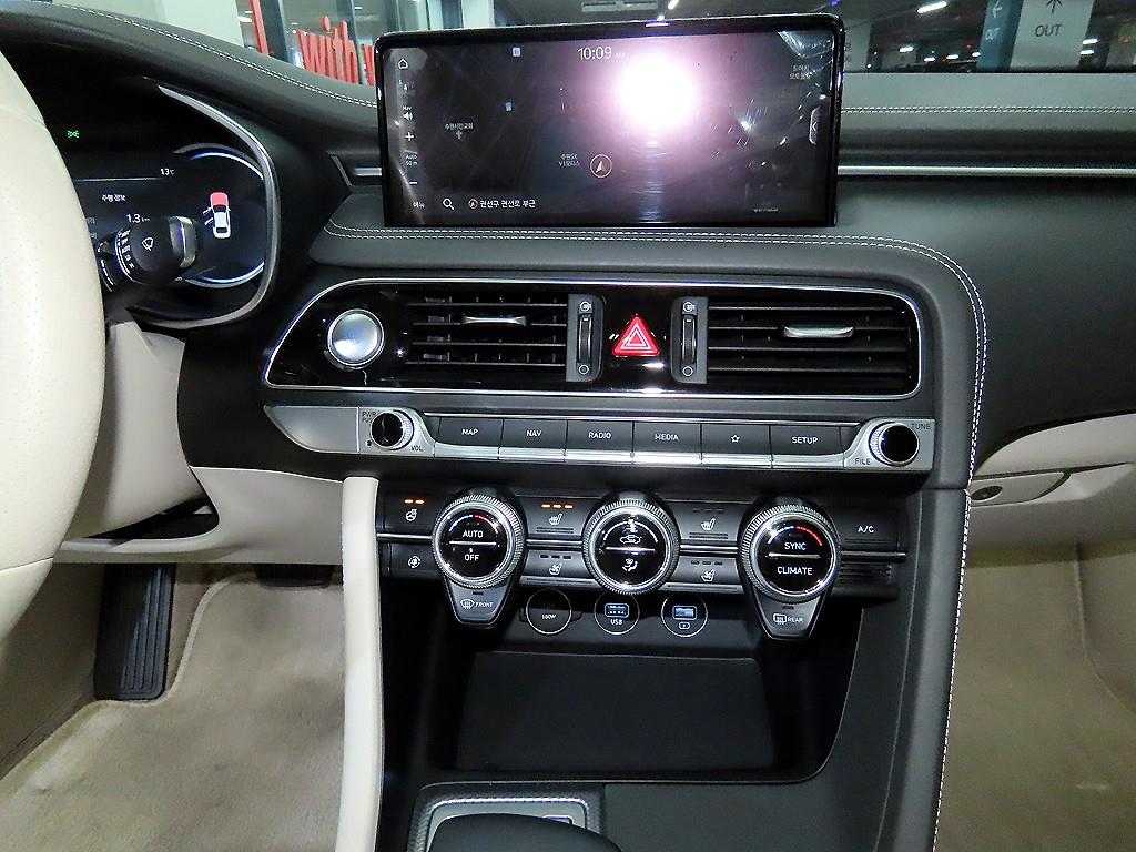 Genesis G70 - Vista 11