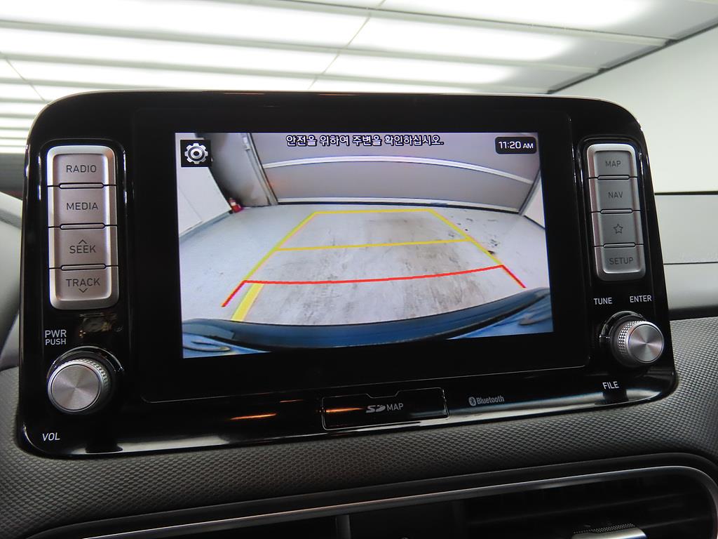 HYUNDAI Kona - Vista 10