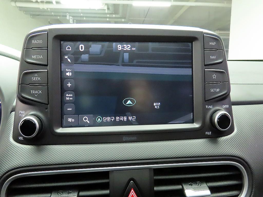 HYUNDAI Kona - Vista 9