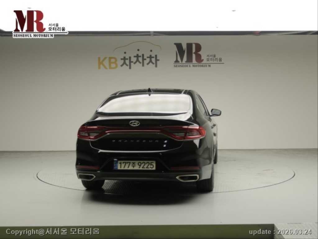 HYUNDAI Grandeur - Vista 3