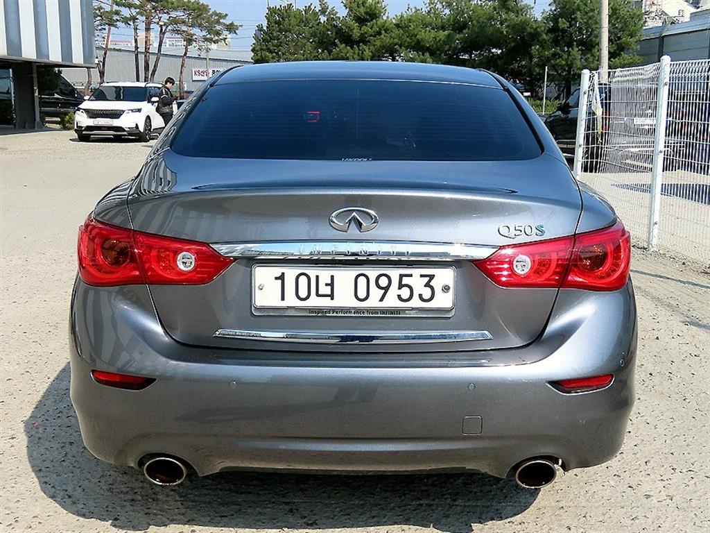 Infiniti Q - Vista 4
