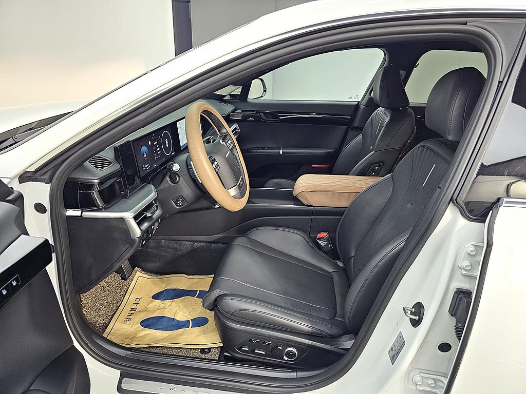 HYUNDAI Grandeur - Vista 8