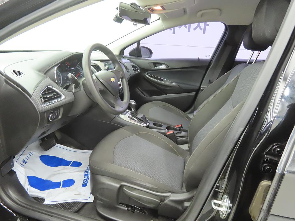 Chevrolet Cruise - Vista 5