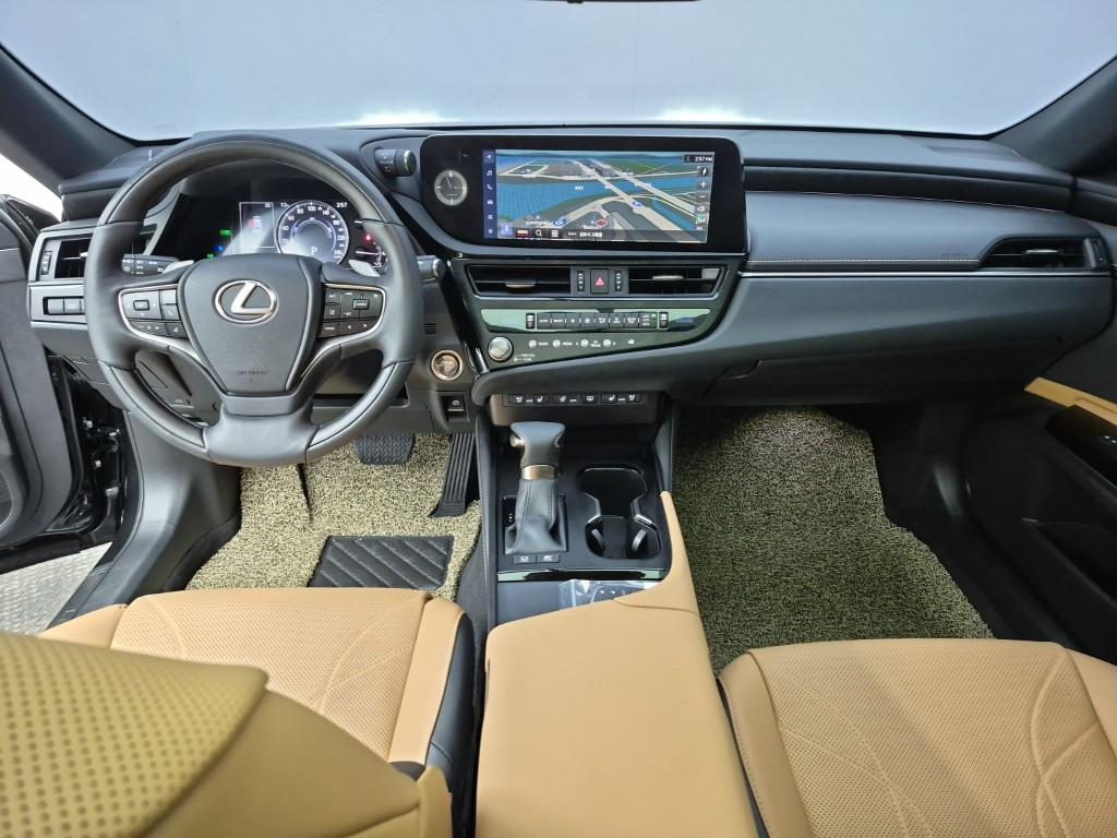 Lexus ES - Vista 5