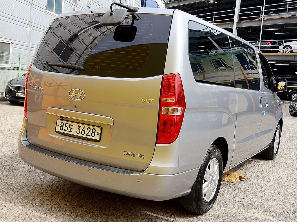 HYUNDAI Starex - Vista 7