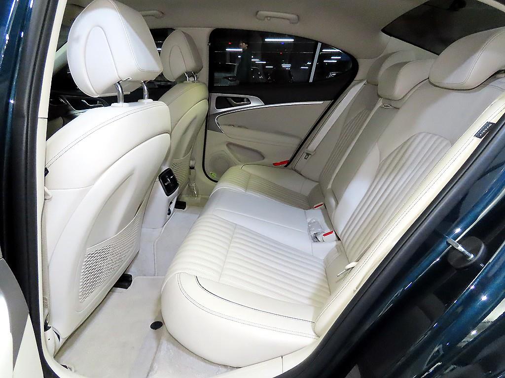 Genesis G70 - Vista 7