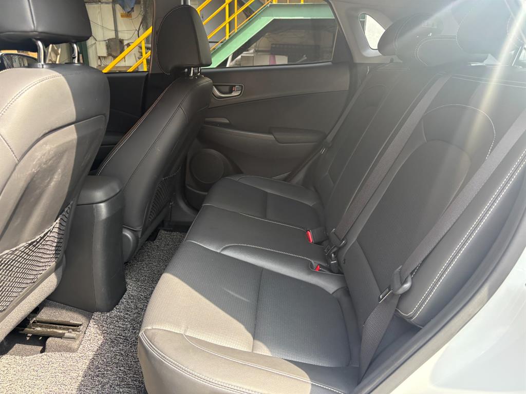 HYUNDAI Kona - Vista 11