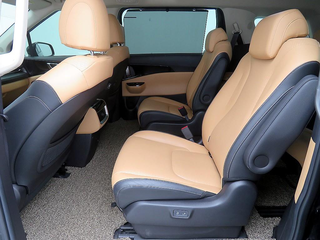 KIA Carnival - Vista 8