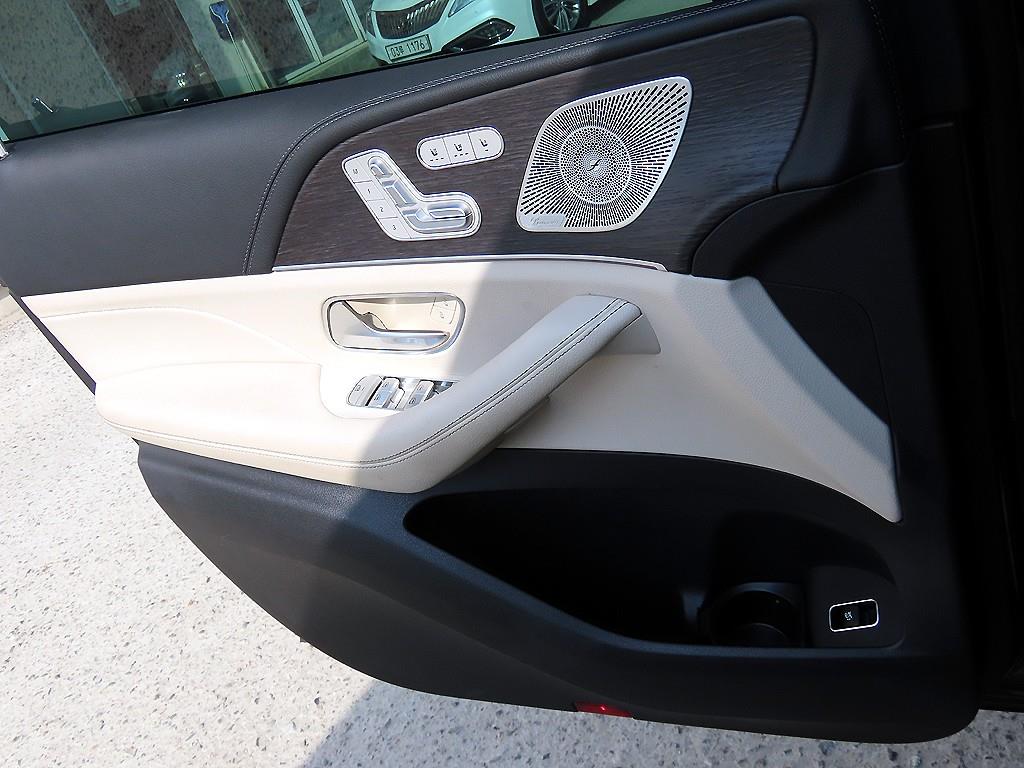 Mercedes Benz GLS Class - Vista 12