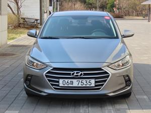 HYUNDAI Avante - Vista 2