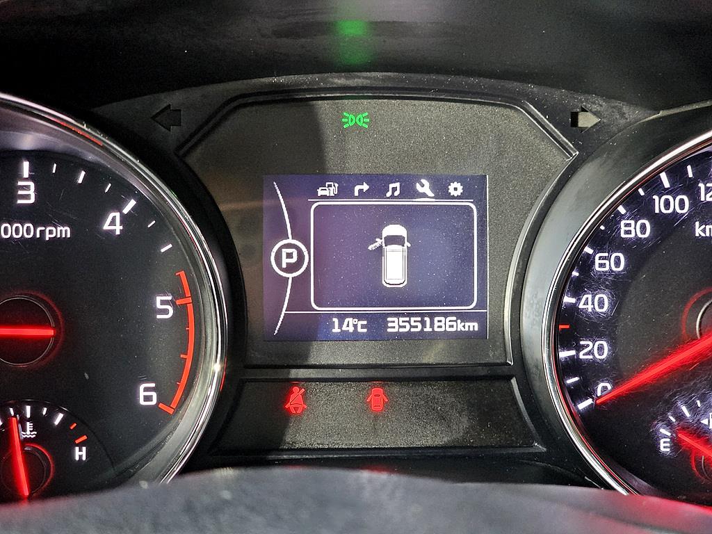 KIA Carnival - Vista 7