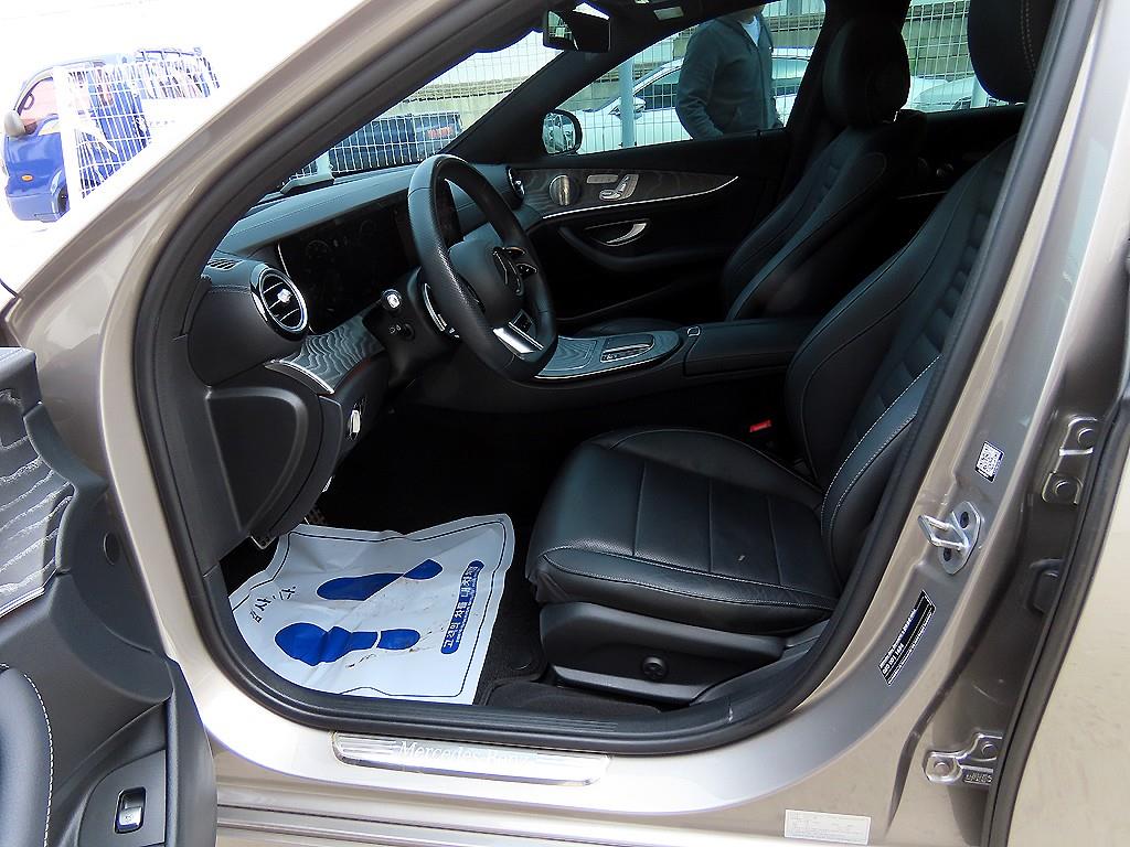 Mercedes Benz E class - Vista 5