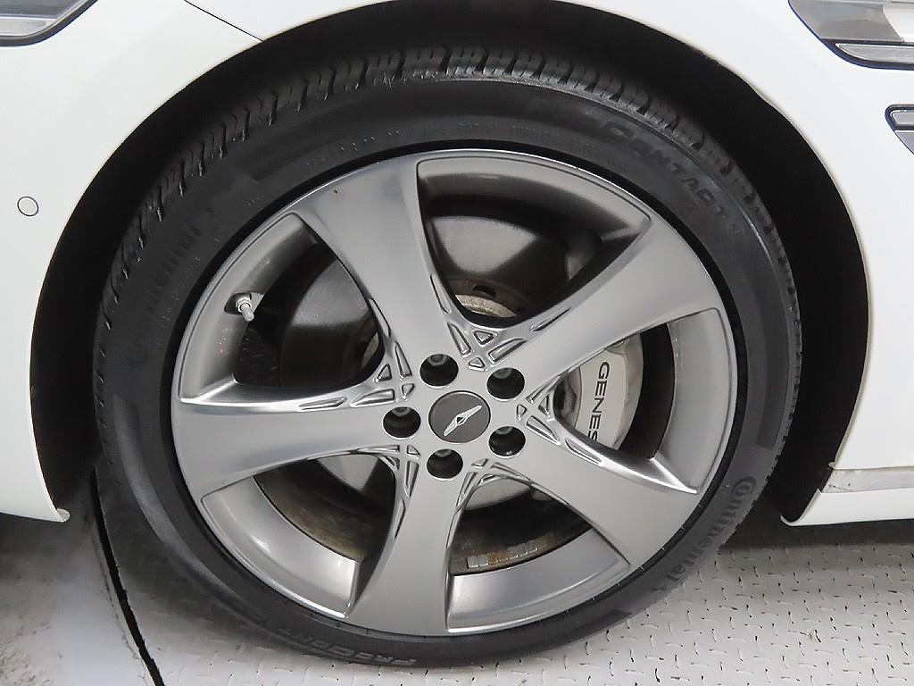 Genesis G80 - Vista 9