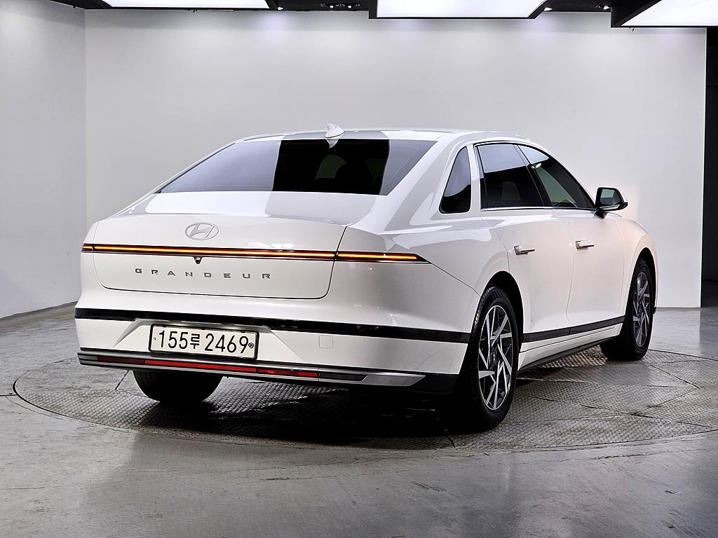 HYUNDAI Grandeur - Vista 4