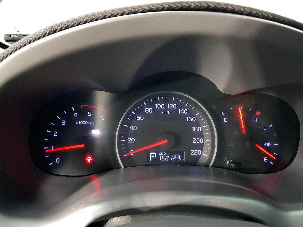 KIA Carnival - Vista 7