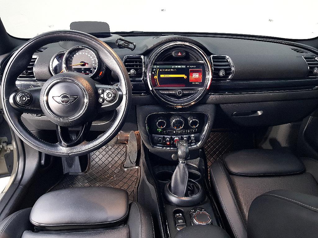 Mini Clubman - Vista 5