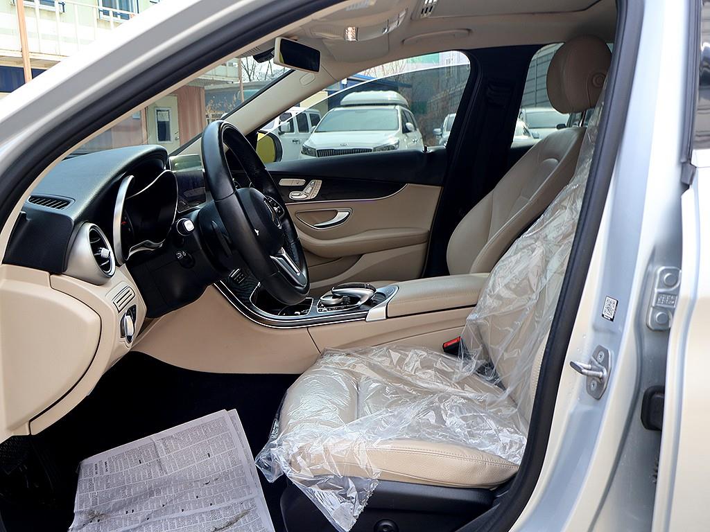 Mercedes Benz C Class 2019 the color of pearl - Importación desde Corea - HF Imports Iquique - Foto 11