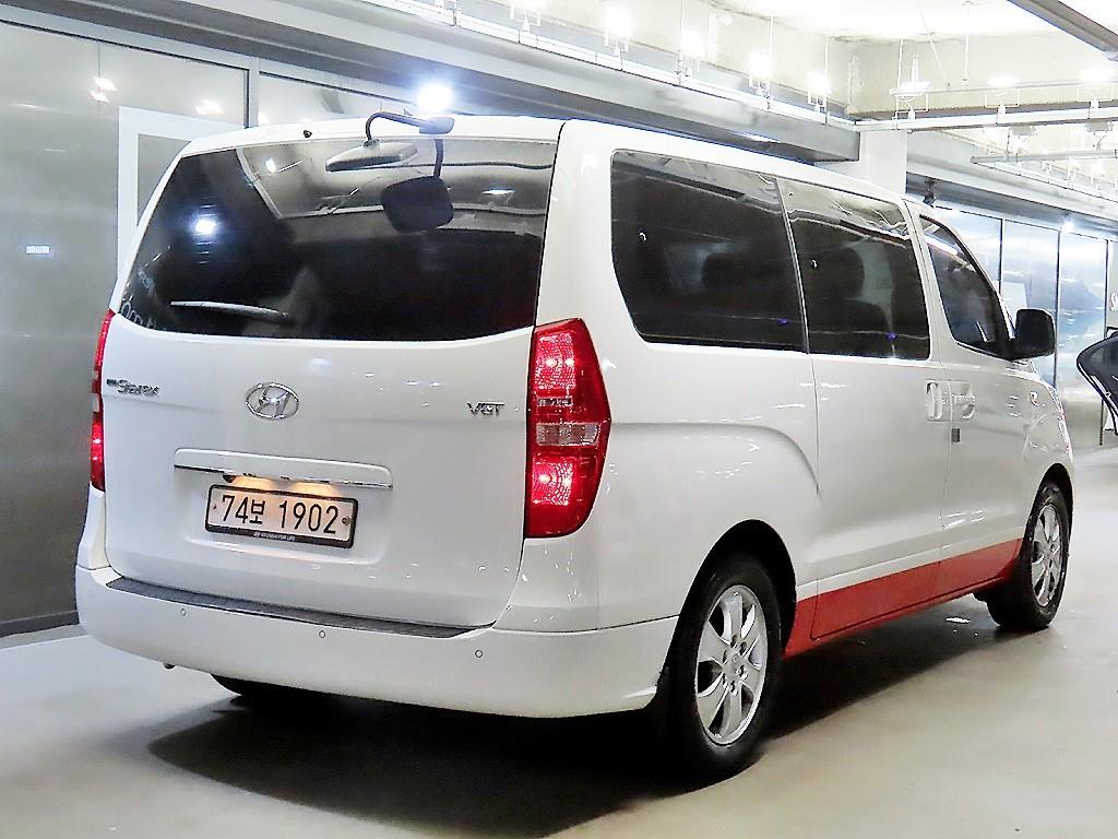 HYUNDAI Starex - Vista 4