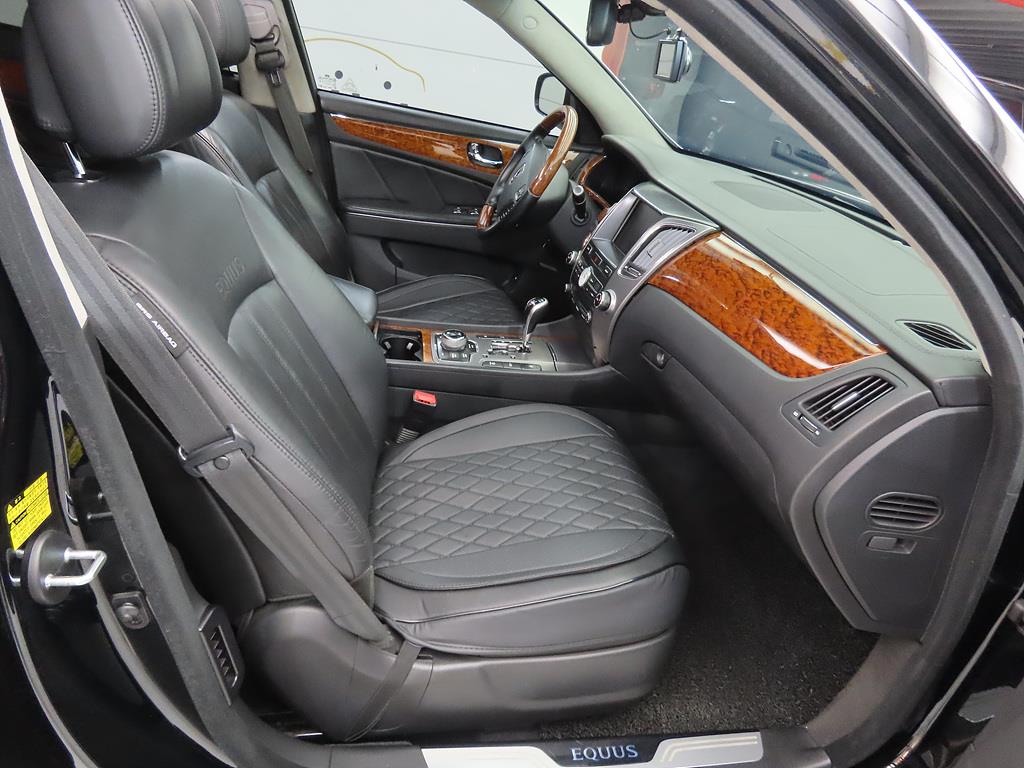 HYUNDAI Equus - Vista 11