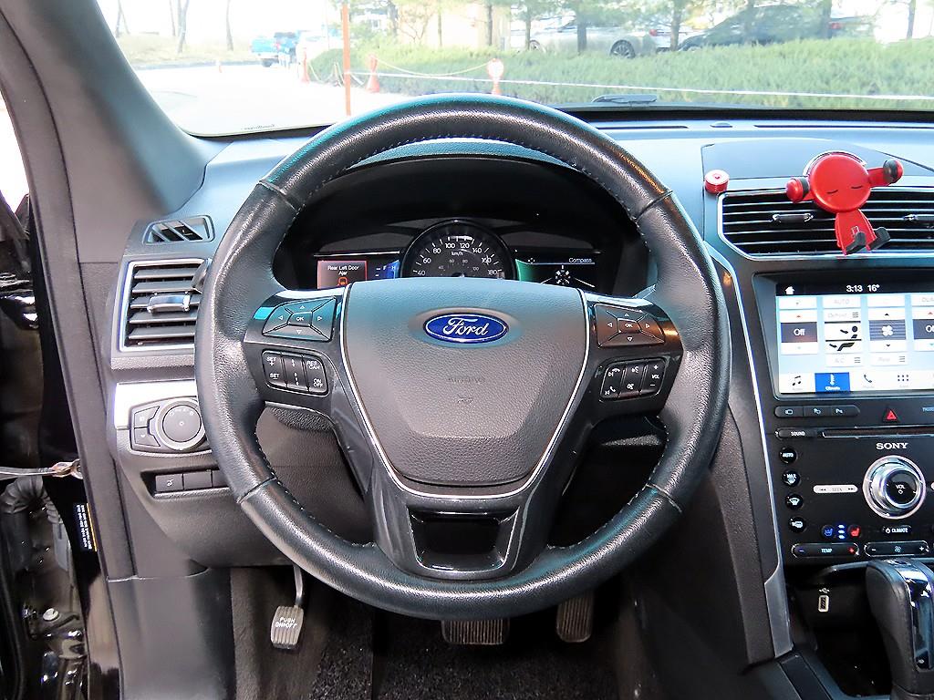 Ford Explorer - Vista 8