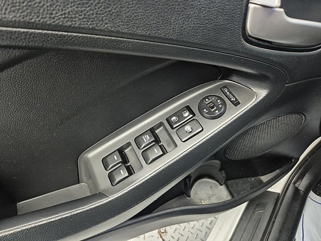 KIA K3 2018 Blanco - Importación desde Corea - HF Imports Iquique - Foto 17