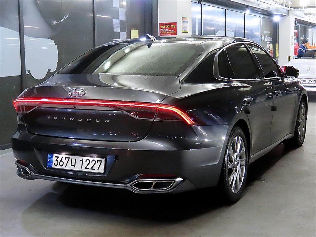 HYUNDAI Grandeur - Vista 4