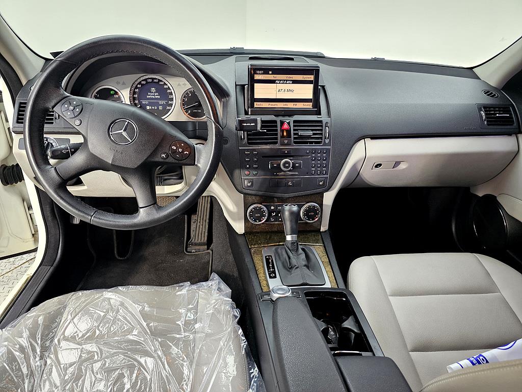 Mercedes Benz C Class - Vista 5