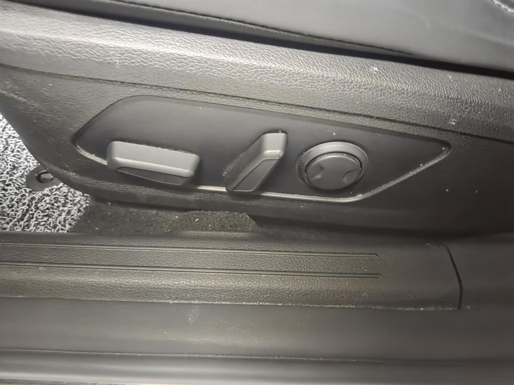 HYUNDAI Sonata - Vista 12