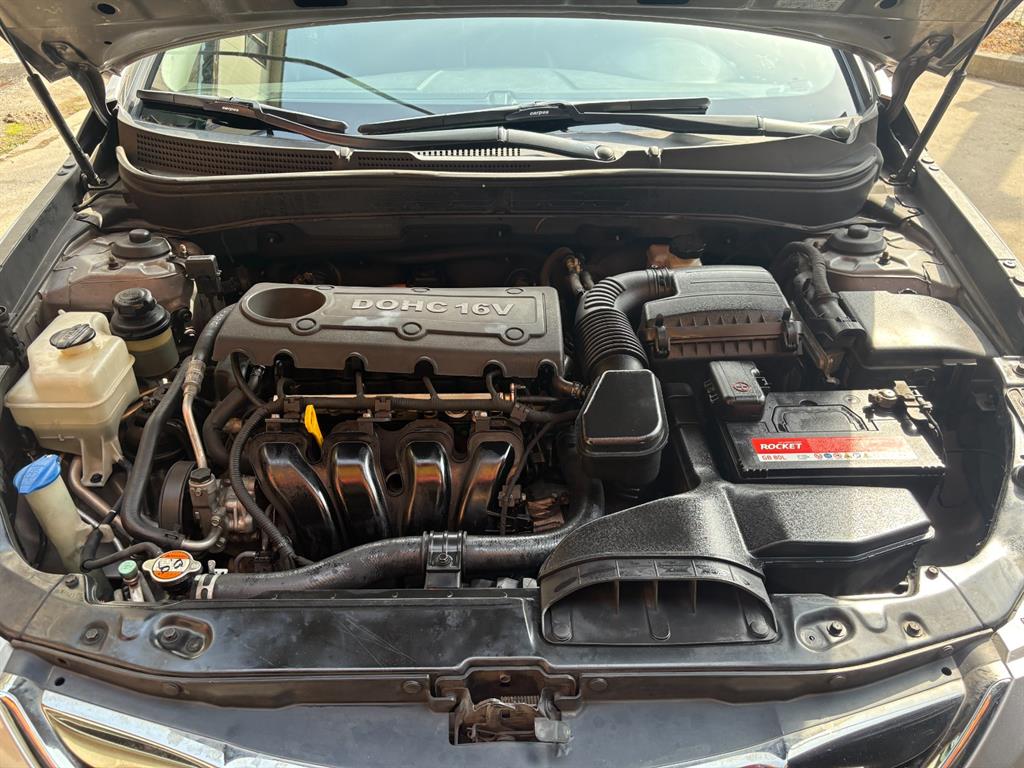 HYUNDAI Sonata - Vista 7