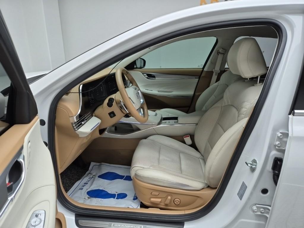 HYUNDAI Grandeur - Vista 11