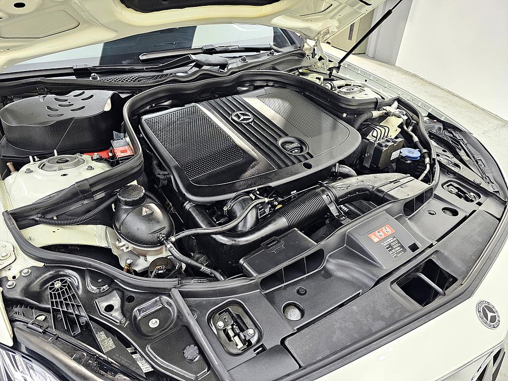 Mercedes Benz CLS Class - Vista 6