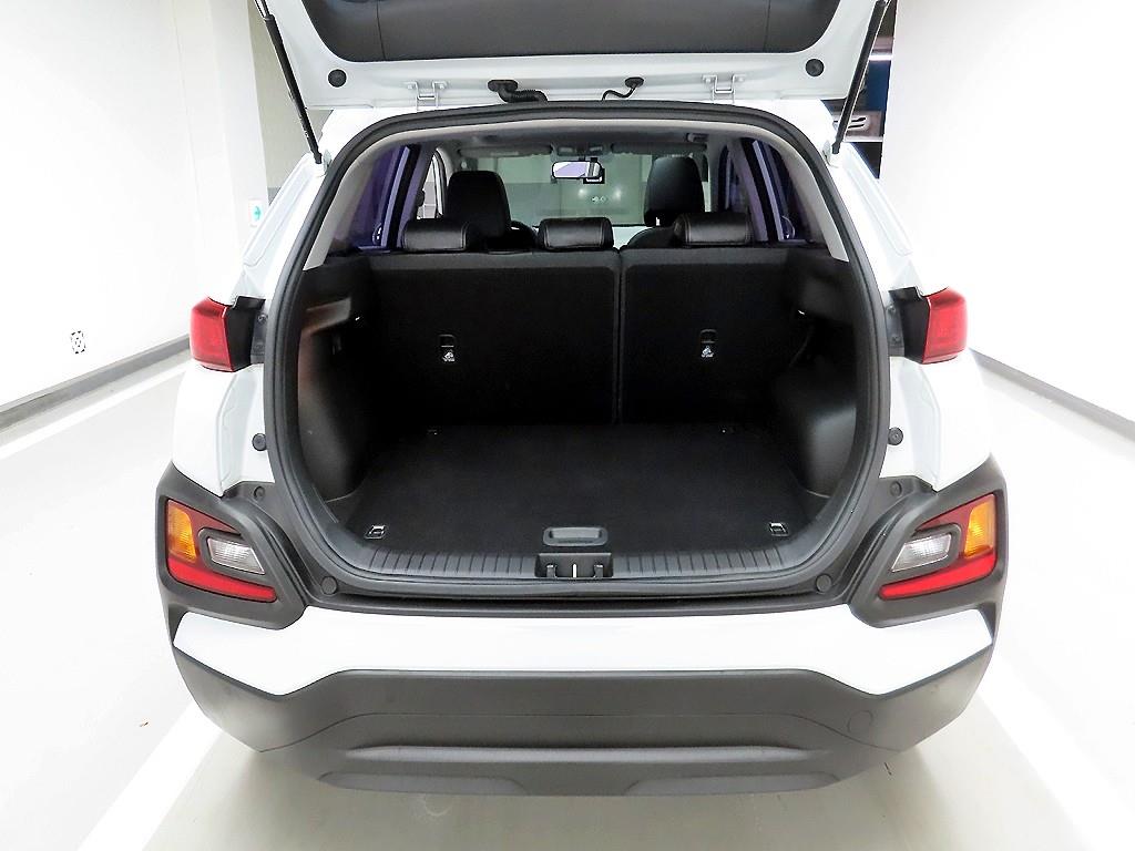 HYUNDAI Kona - Vista 5