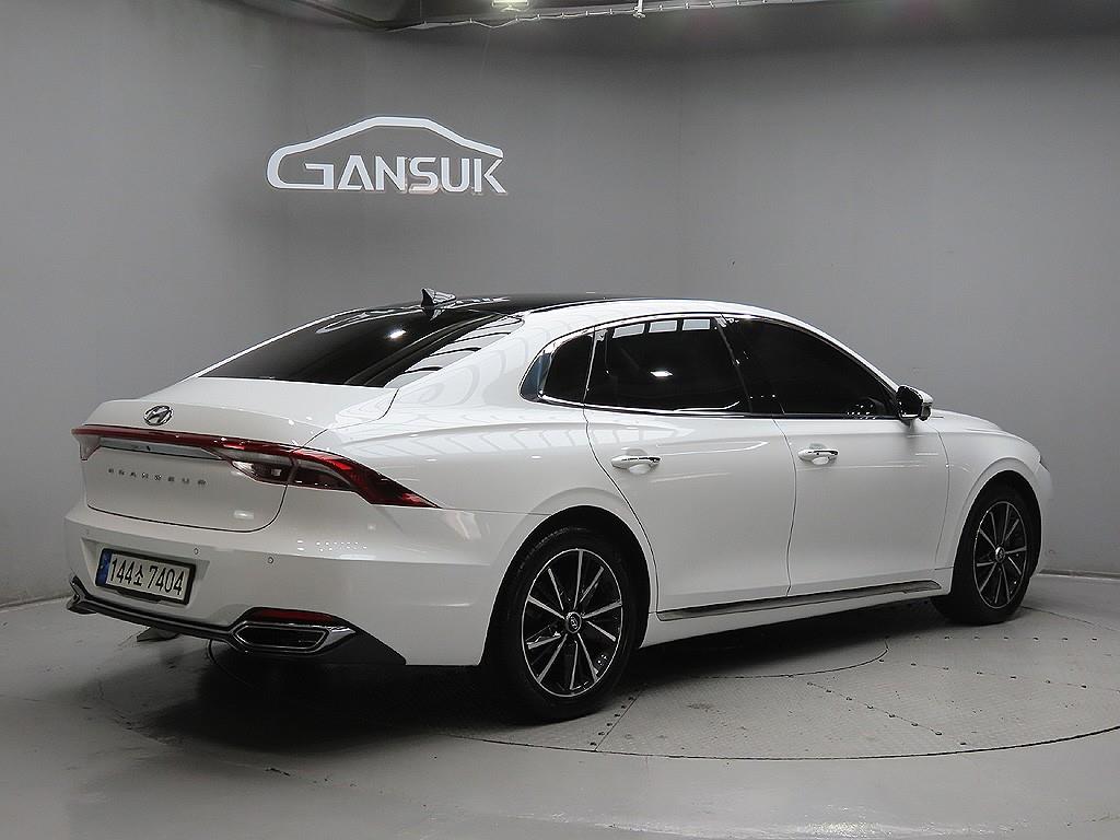 HYUNDAI Grandeur - Vista 7