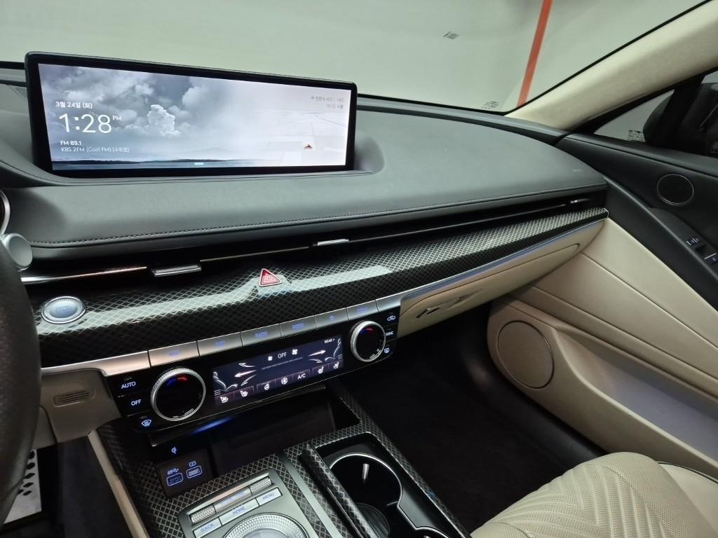 Genesis G80 - Vista 10