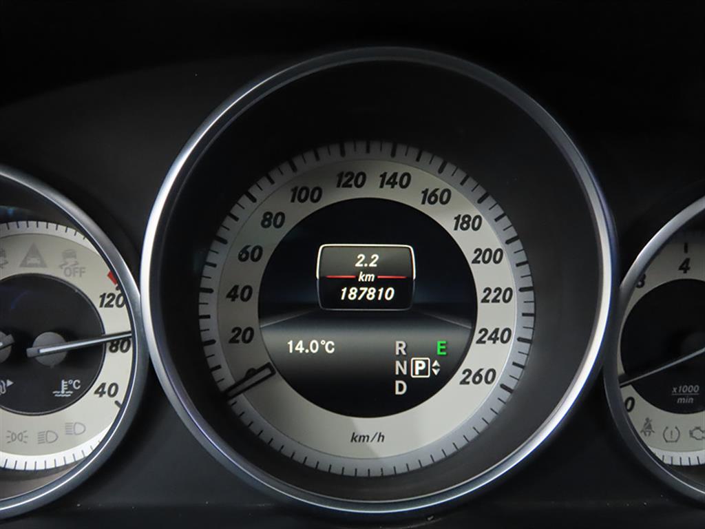 Mercedes Benz E class - Vista 8