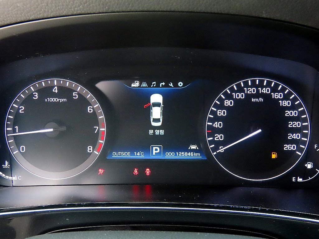 HYUNDAI Equus - Vista 9