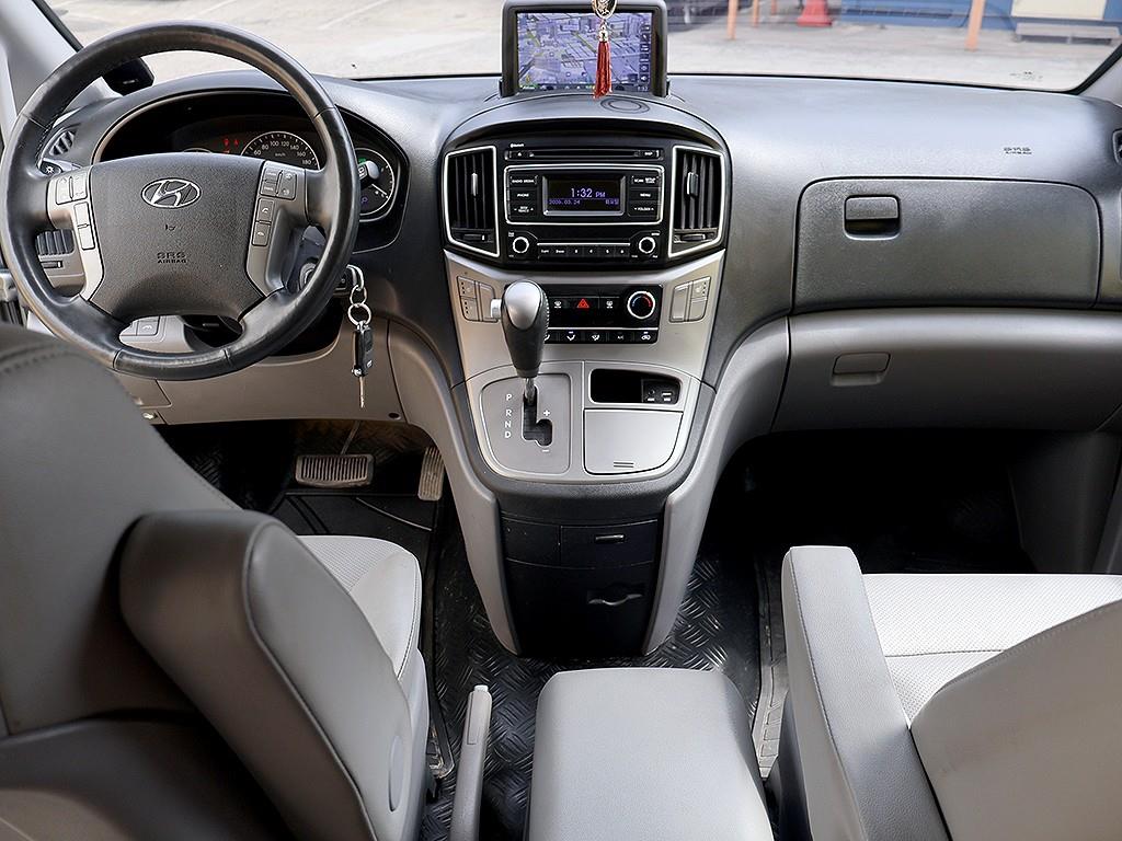 HYUNDAI Starex - Vista 9